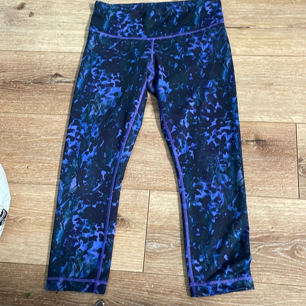 LULULEMON Wunder Under Crop Leggings Full-On Luon Purple Iris Floral Black Sz 6